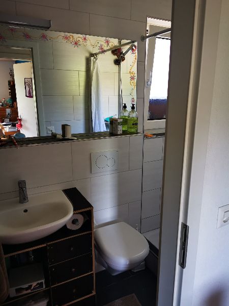 Eins der 2 Badezimmer 