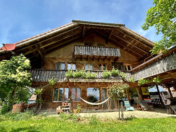 Das Haus mit Garten, wir sind unten:)