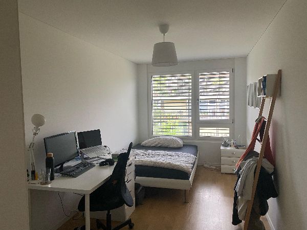 Freies Zimmer (ab Juli 2025) (unmöbliert)
